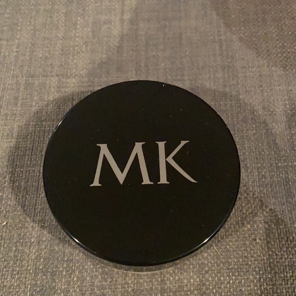 Mary Kay Translucent Loose Powder - Picture 4 of 4